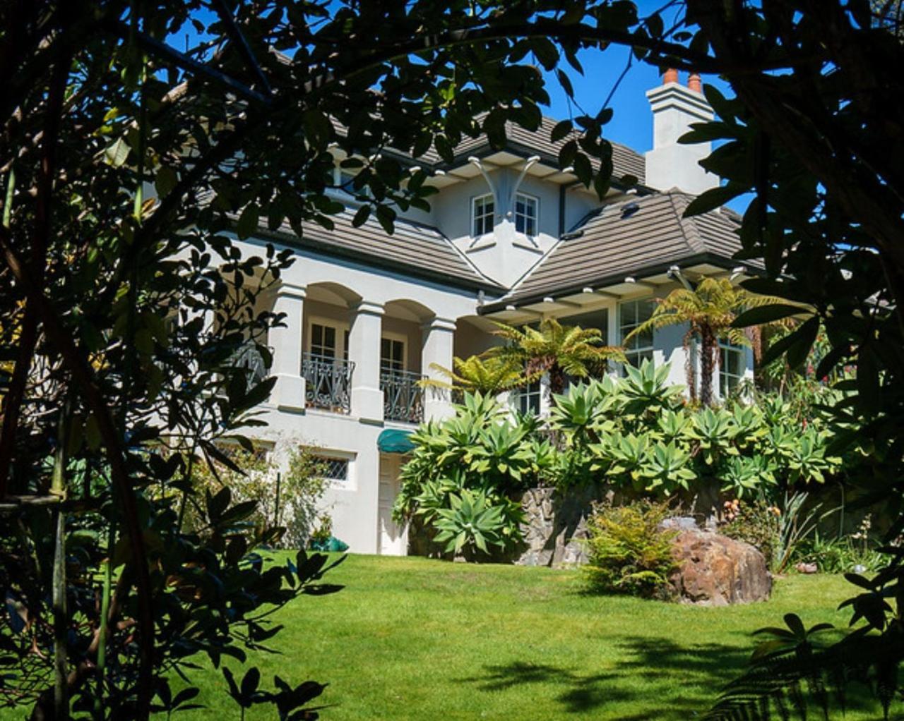 Greenmantle Estate Hotel Paraparaumu Exterior photo